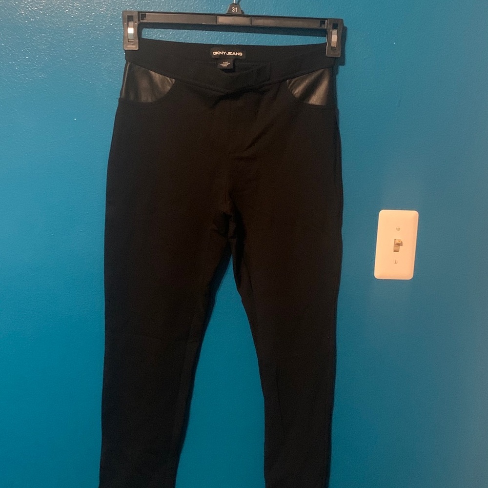 DKNY pull on jeggings with faux leather pockets